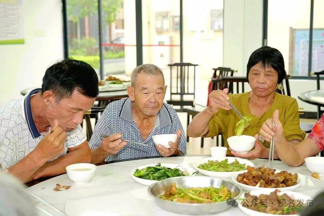 “浓浓的家味道！”化州长者饭堂吃出新花样、新感情