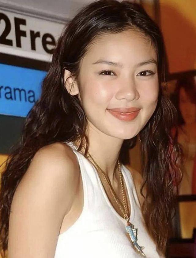 回看20年前的乐基儿，才懂黎明当年为啥豪掷7亿，那腰那腿太绝了