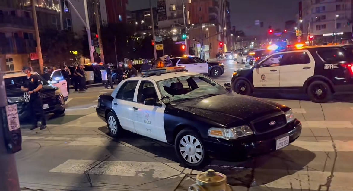 洛杉矶抗议民众与警察爆发冲突，当地华人：华人居住区比较平静，担心公司被“打砸抢”
