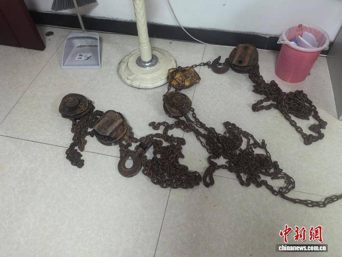 京昆高速山西阳泉段:货车铰链掉落致16辆车受损案件告破