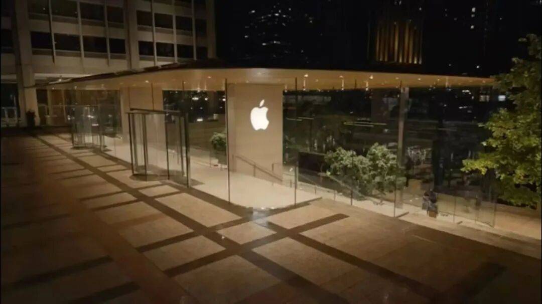 假装挤爆牙膏的苹果，我一点也不想买