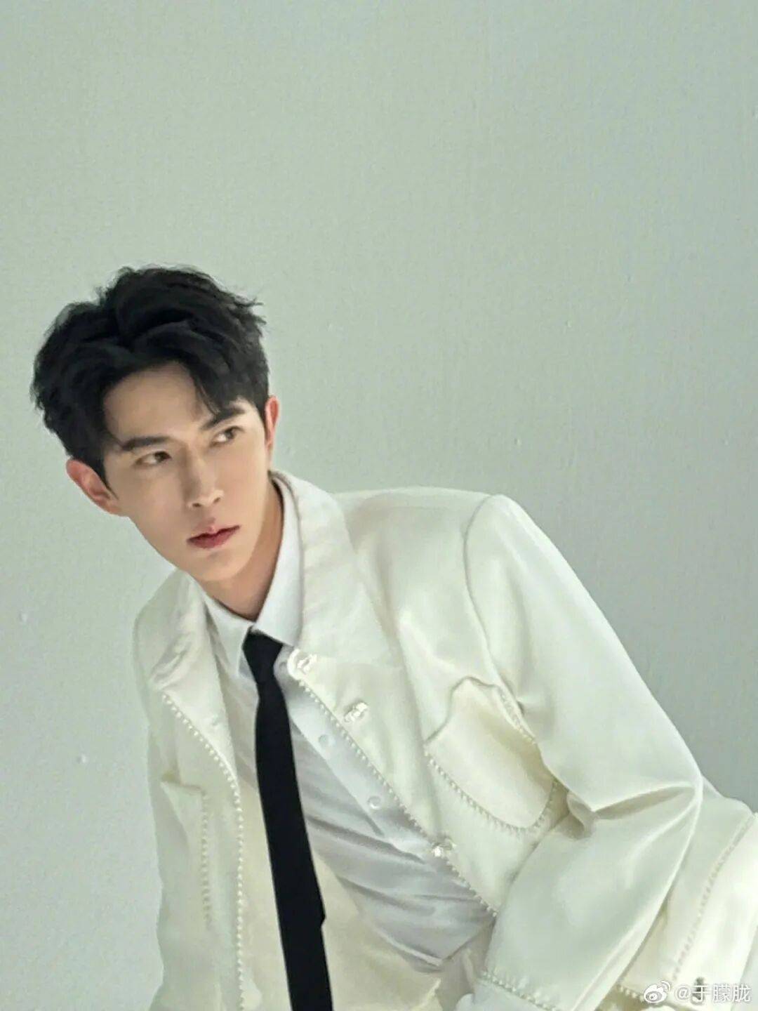 知名男演员坠楼身亡？北京朝阳区一小区物业：有人坠楼但不确定是否为明星