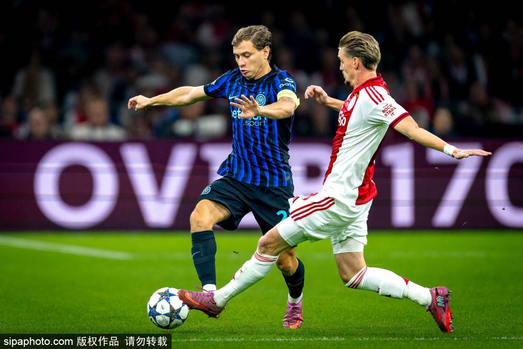 国米2-1萨索洛：战术调整与球员表现的完美结合，重回胜利轨道！