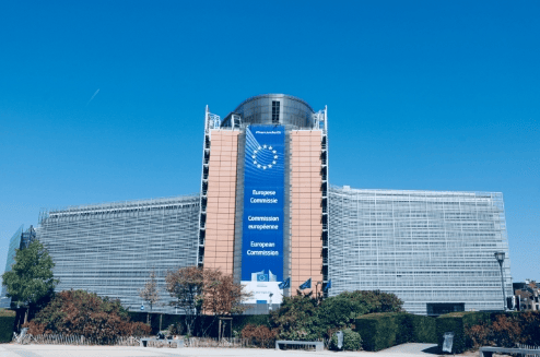 对中印加税100%!特朗普豁出去了,但这一回,他要求欧盟去打头阵,冯德莱恩直接拒绝了