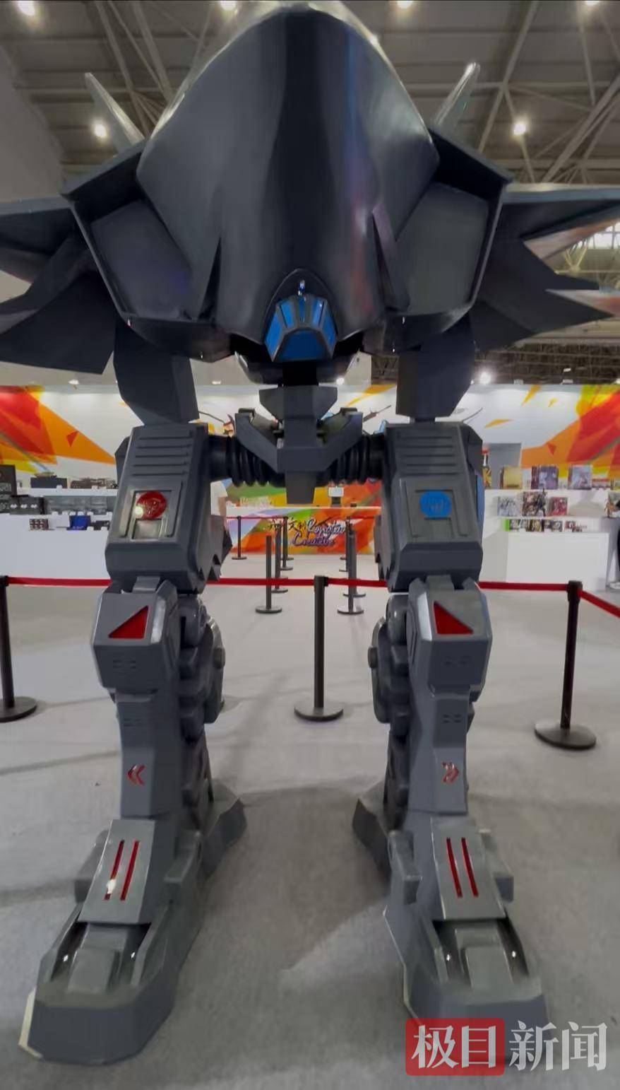 弹出福建舰，变身“机器人”！歼-35战机机甲重磅亮相