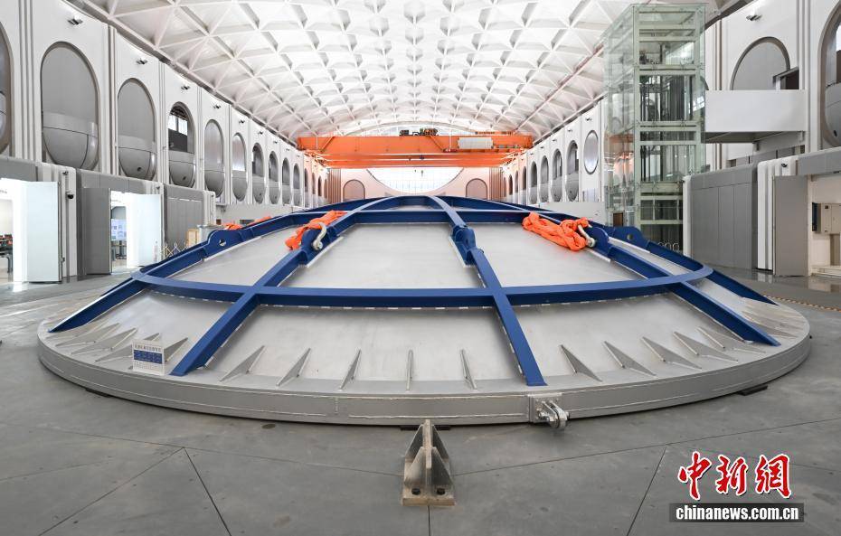 浙江杭州：世界容量最大的离心机启动