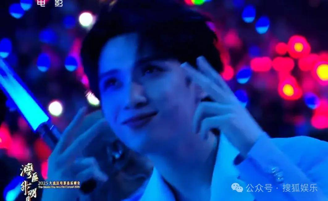 这场晚会台下简直是追星现场，名场面太多了吧？