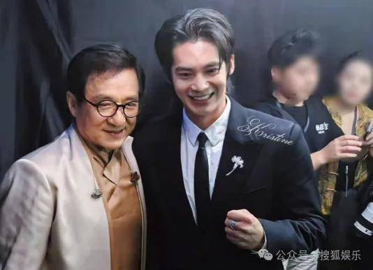 这场晚会台下简直是追星现场，名场面太多了吧？