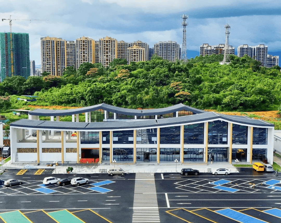 “不亚于春节回家”！凌晨5点，深圳有人已经堵在路上……