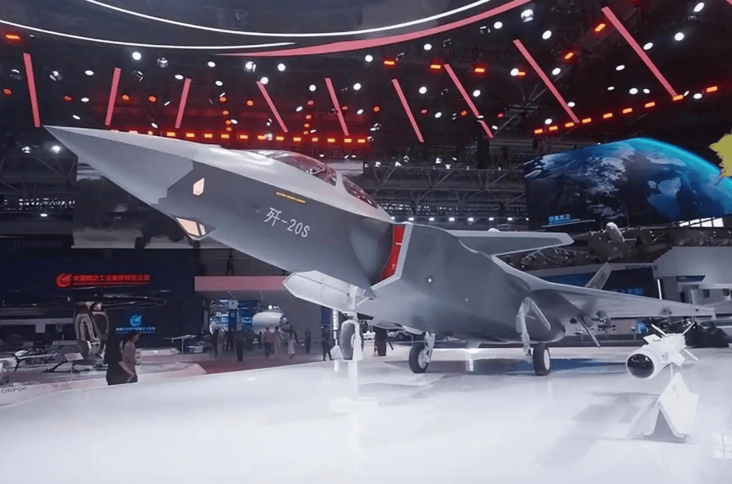 中国反复演示歼-20S击落预警机战术，警告味很浓，美军又落后了?