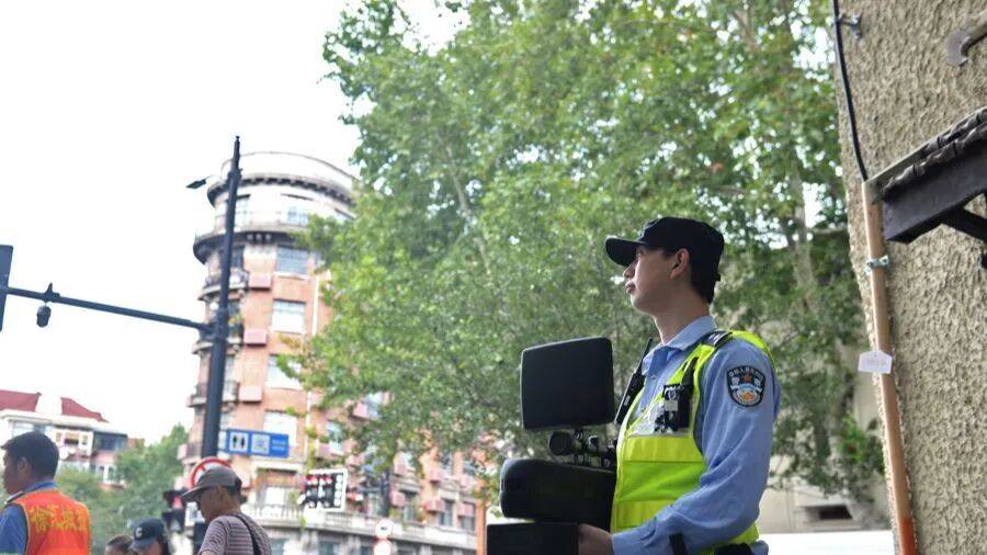 突然群发！大批上海市民收到警方短信！全市爆火网红已被锁定...有爸爸因孩子违规被罚款