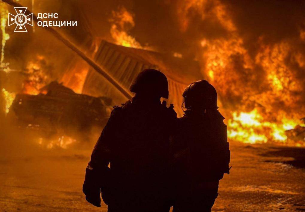 炸了一夜，俄军大轰炸，基辅大停电：俄乌战争3年，普京太仁慈了