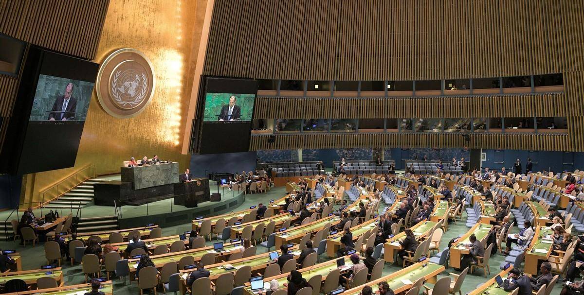 联合国上演罕见一幕，中方代表与7国激烈对峙，麦克风外交要不得