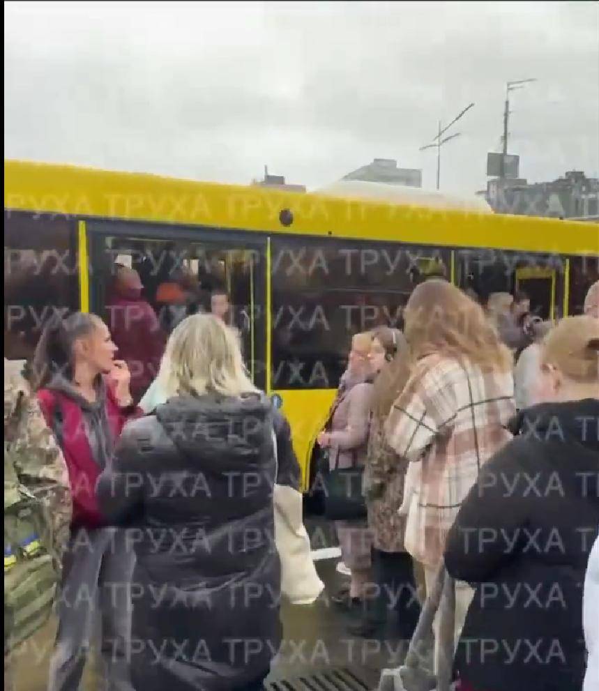 普京下狠手，俄军让乌克兰断水断电一片黑暗，一夜间炸回石器时代