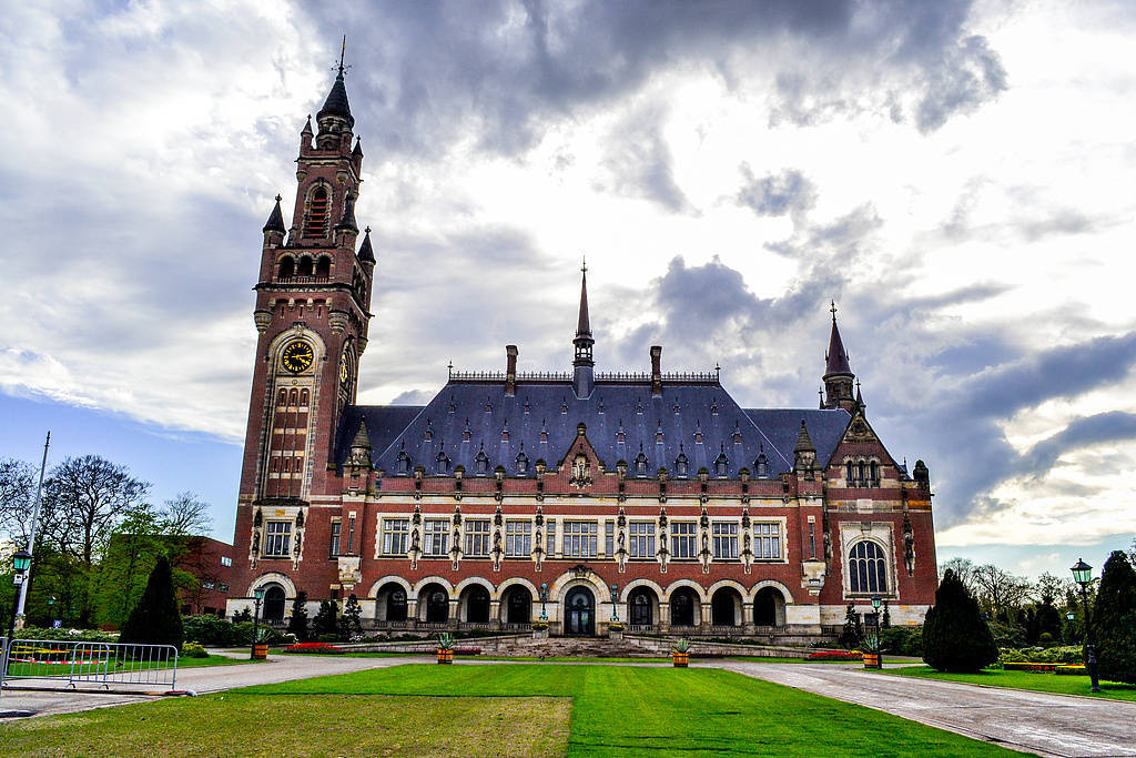 国际法院就以色列在巴勒斯坦被占领土的义务问题发表咨询意见